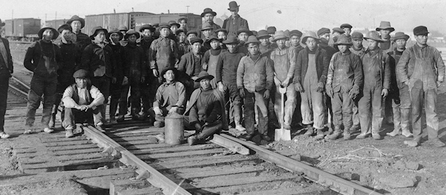 Chinese workers building the track for the Canadian Pacific Rail line.
