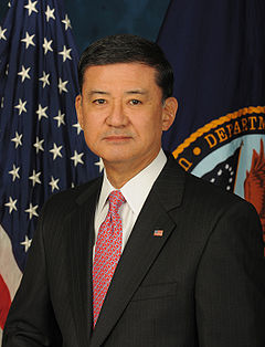rp_240px-Eric_Shinseki_official_Veterans_Affairs_portrait.jpg