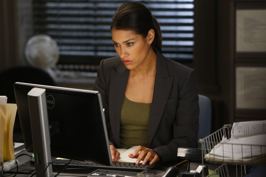 THE MYSTERIES OF LAURA -- "The Mystery of the Biker Bar" Episode 103 -- Pictured: Janina Gavankar as Meredith Rose -- (Photo by: Will Hart/NBC)